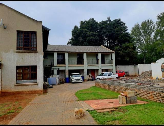 13 BEDROOM HOUSE FOR SALE IN KLIPPOORTJE